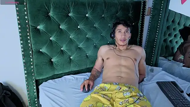 Zayn_Moretti webcam