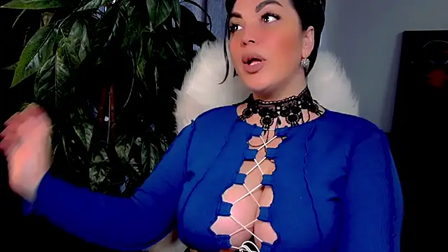 QueenOfUrKink webcam