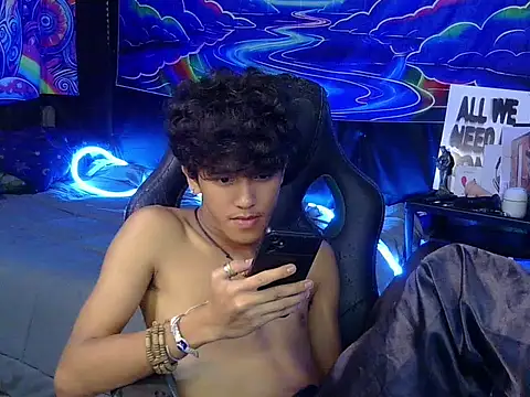 hugekenbigcock live sex cam