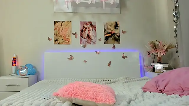 Milly_Lane webcam