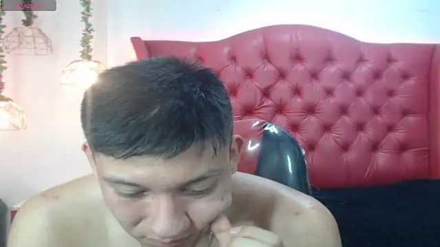 DominantBoy4 webcam