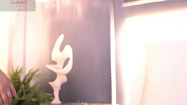 MiaKay1 webcam