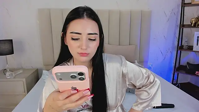 LilithHarperr_ webcam