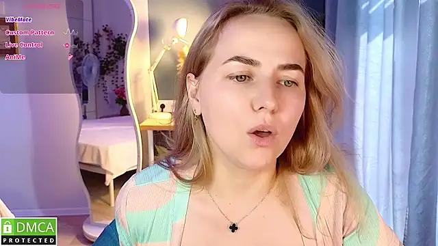 Mira_Mermayd webcam