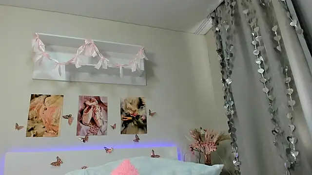 Milly_Lane webcam