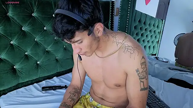 Zayn_Moretti webcam
