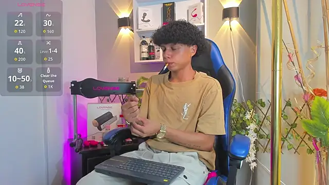 _taylor_black webcam