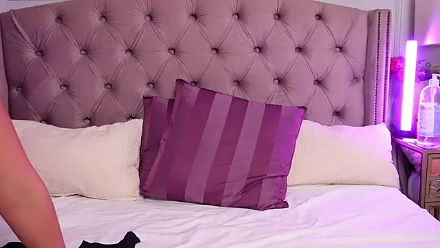 JenniferLovve webcam