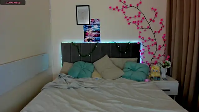 DellaRows webcam