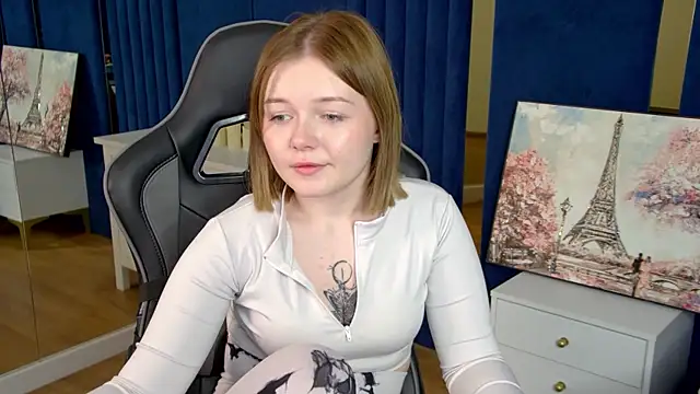 ElinaVale webcam