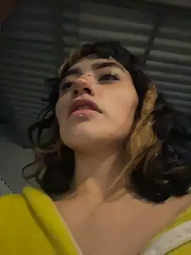 baby_akuma webcam