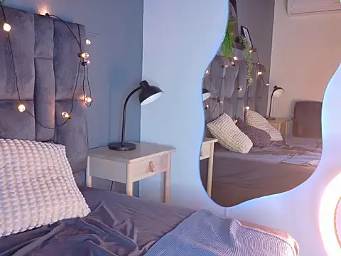 AriaBennett__ webcam