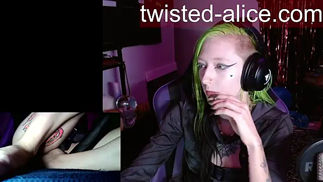 Twisted_Alice webcam