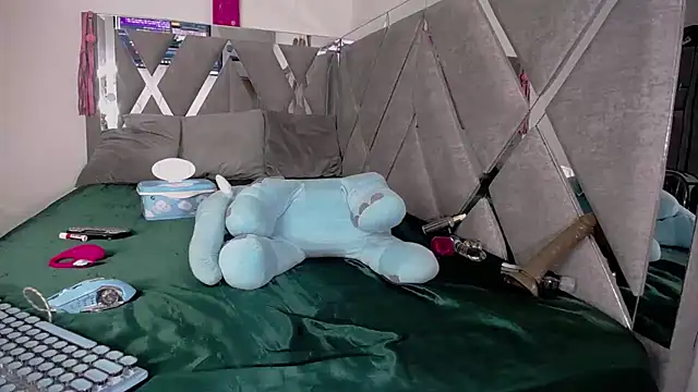 Sllyqueen webcam
