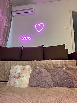 sabrinedivinee - Sabrinedivinee's free webcam - UK Sex Cams