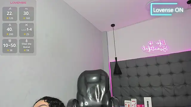 scarletcherry18 webcam
