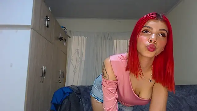 dulce_petite69 - Dulce_petite69's free webcam - UK Sex Cams