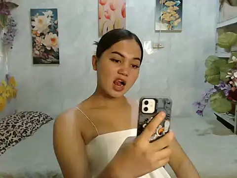 ur_asiankat webcam