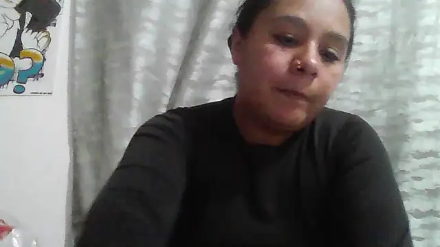 Charis_21 webcam