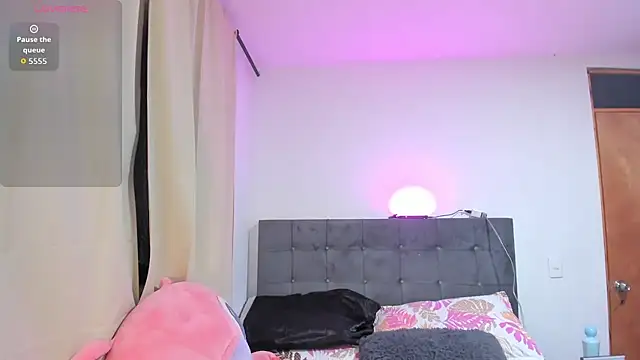 Kylie2211 webcam