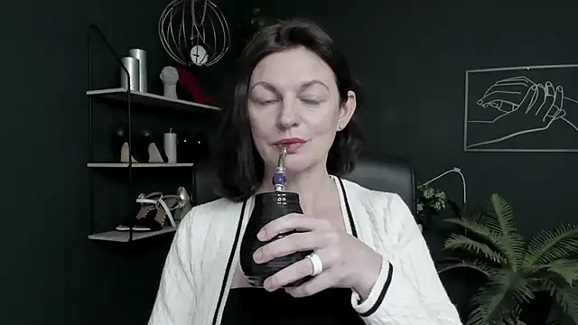 VivianWILD webcam