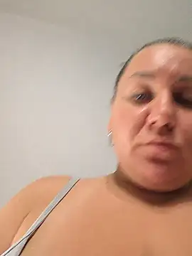 AnnaCurvy webcam