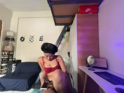PinayLina18 webcam