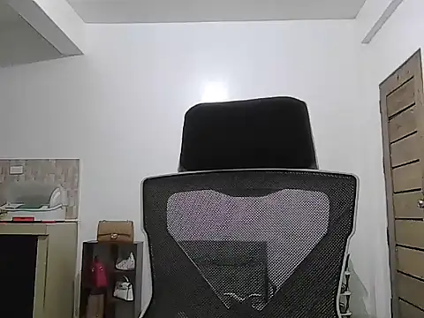 XxSensationSelena18 webcam