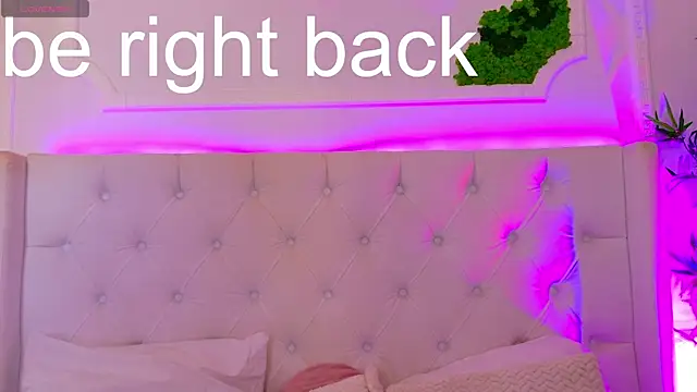 ElisaCharm webcam