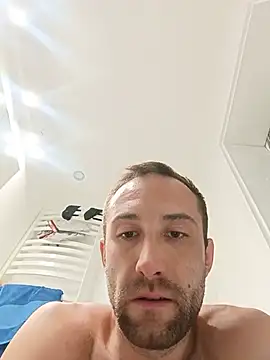 Alvarroo69 webcam