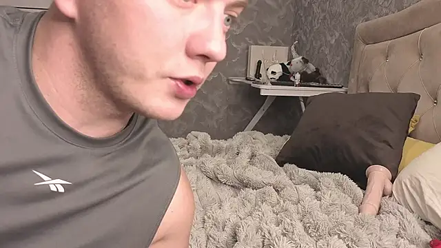 Crystal_Nuts webcam