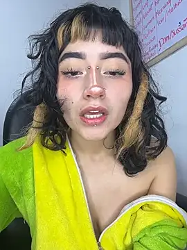 baby_akuma webcam
