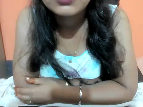 Kudi_Kiyara live cam on StripChat
