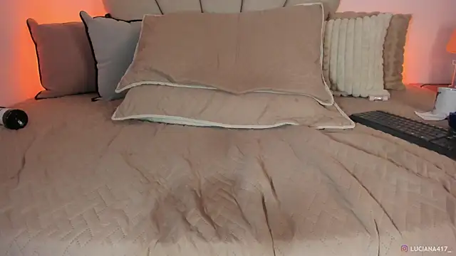 _luuciana_ webcam