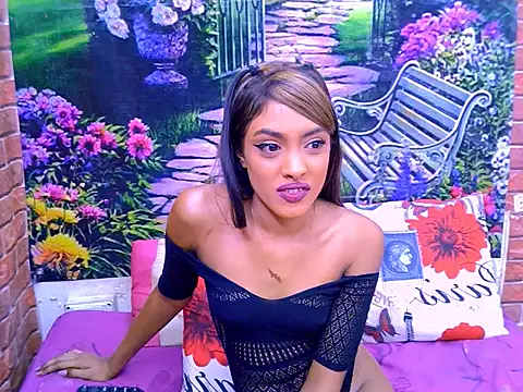 IndianPretty14u2Luv webcam