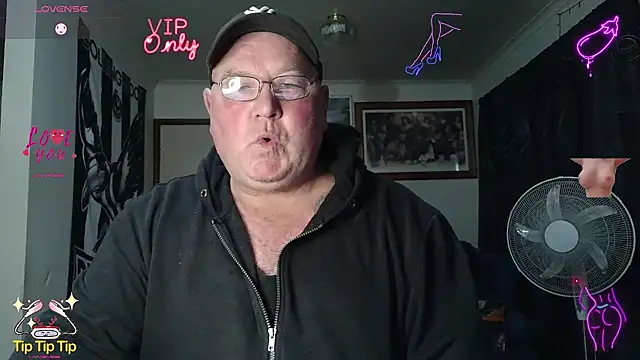 KINKYBLUEYES69 webcam