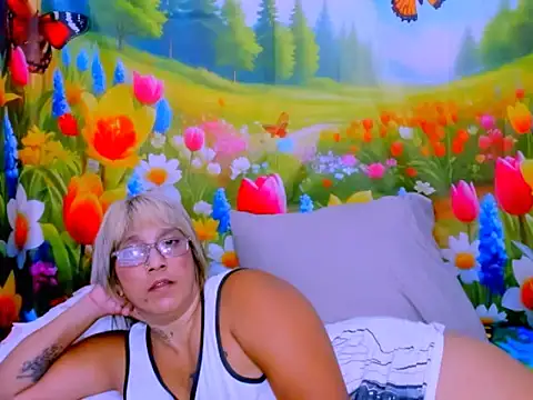 indianroxy webcam