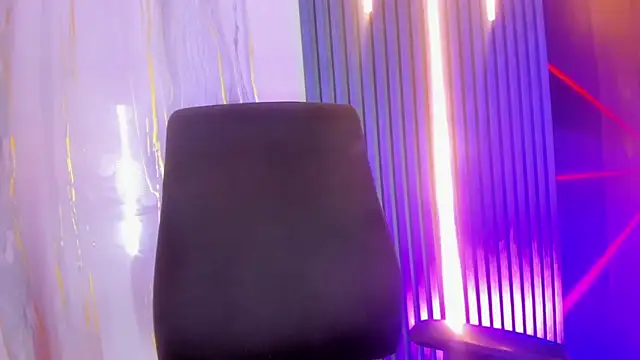 Miss_Isa_ live cam on StripChat