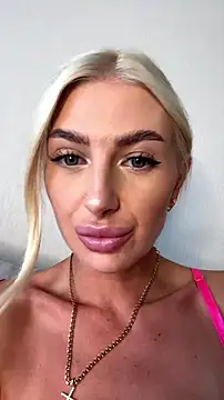 Mia_Roxie webcam