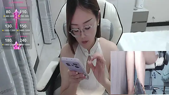 -orange_ webcam