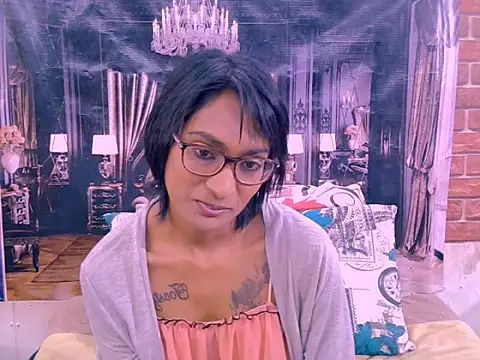 IndianRebel4u2Luv webcam