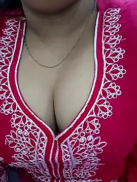 Hottypuja webcam