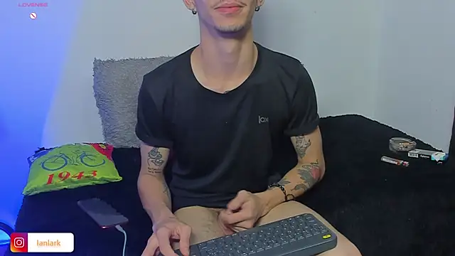 _IanLark webcam