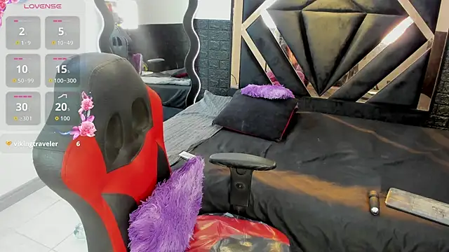 Queen_Jen webcam