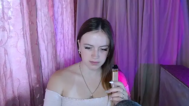 ElinaStar00 webcam