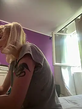 BritneyHudsonn webcam