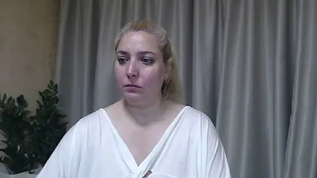 sweetpussy13 webcam