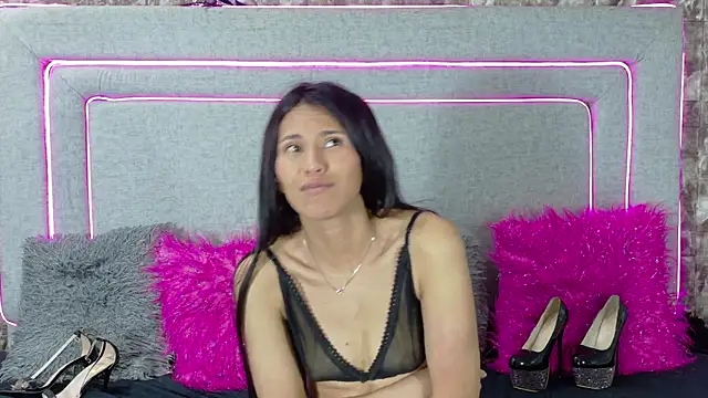 Annitarogers_ webcam
