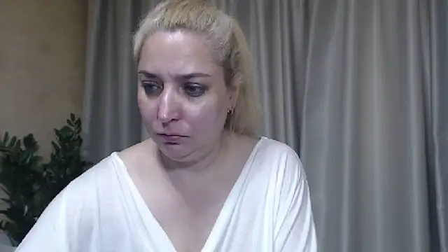 sweetpussy13 webcam