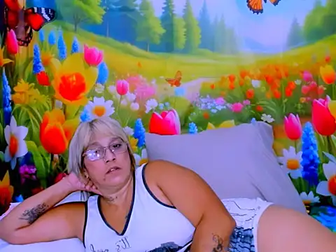 indianroxy webcam